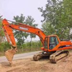 DOOSAN DX225-7 used excavator photo 2