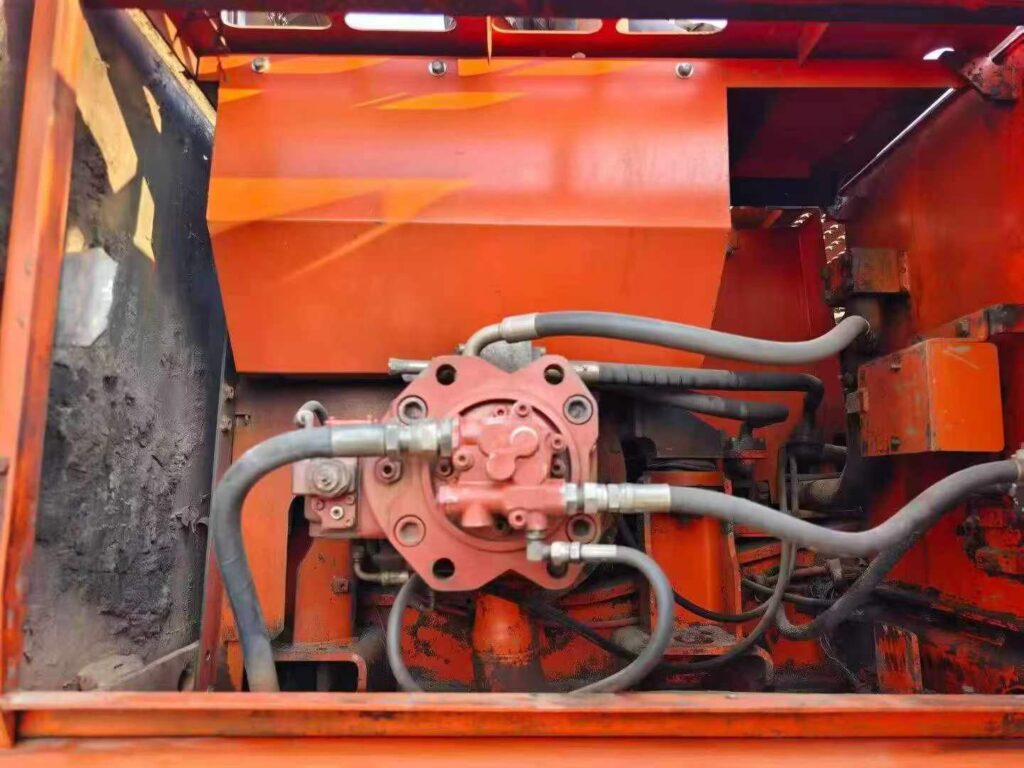 DOOSAN DX225-7 used excavator photo 5