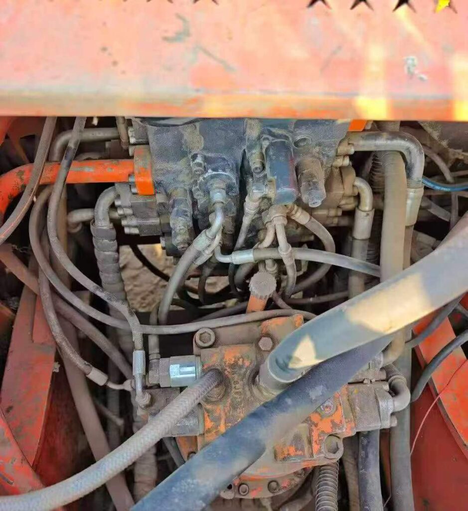 DOOSAN DX225-7 used excavator photo 6