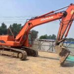 DOOSAN DX225-7 used excavator photo 2