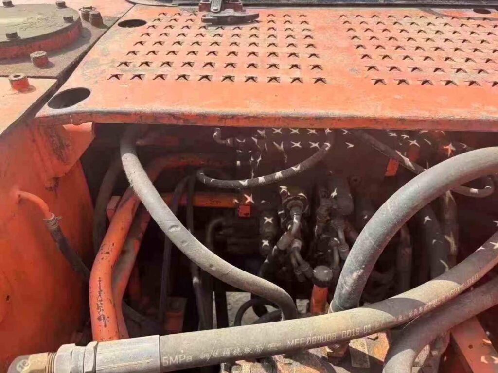 DOOSAN DX225-7 used excavator photo 8