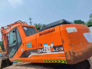DOOSAN DX225-7 used excavator photo 1