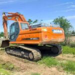 DOOSAN DX260 used excavator photo 4