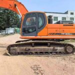 DOOSAN DX260 used excavator photo 2
