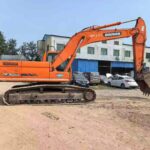 DOOSAN DX260 used excavator photo 3