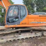 DOOSAN DX260 used excavator photo 1