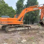 DOOSAN DX260 used excavator photo 3