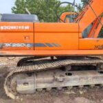 DOOSAN DX260 used excavator photo 4