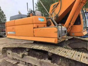 DOOSAN DX260 used excavator photo 1