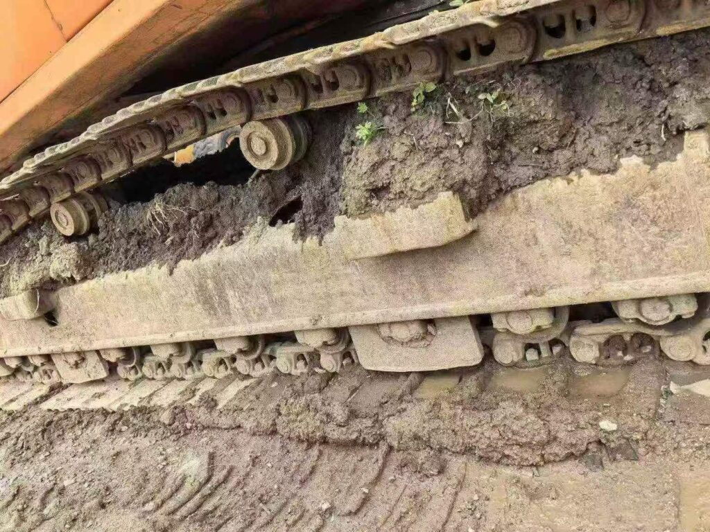DOOSAN DX260 used excavator photo 2