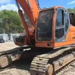 DOOSAN DX300 used excavator photo 3