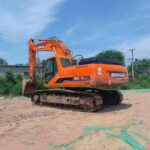 DOOSAN DX300-7 used excavator photo 1