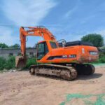 DOOSAN DX300-7 used excavator photo 1