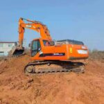 DOOSAN DX300-7 used excavator photo 2