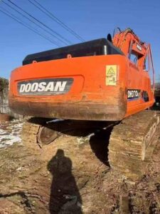 DOOSAN DX300-7 used excavator photo 1