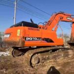 DOOSAN DX300-7 used excavator photo 3