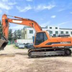 DOOSAN DX300-7 used excavator photo 2