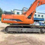 DOOSAN DX300-7 used excavator photo 3