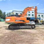 DOOSAN DX300-7 used excavator photo 5