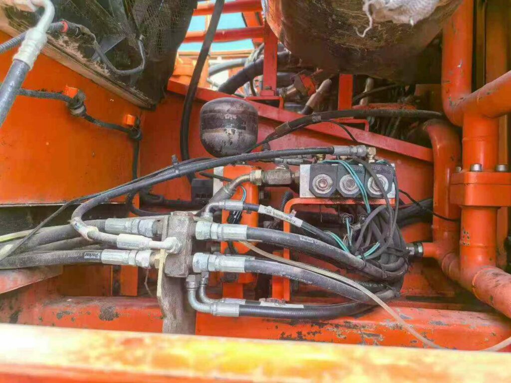 DOOSAN DX300-7 used excavator photo 6