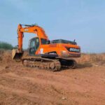 DOOSAN DX300-9C used excavator photo 1