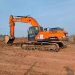 DOOSAN DX300-9C used excavator photo 2