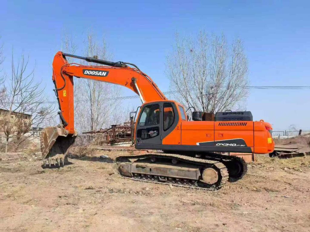 DOOSAN DX340-9C used excavator photo 3