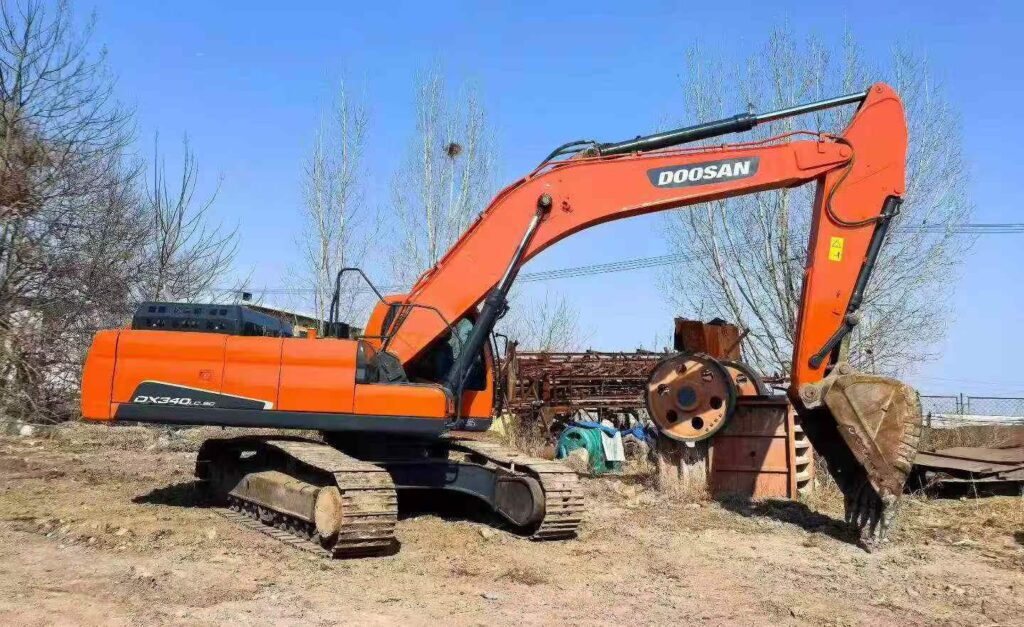 DOOSAN DX340-9C used excavator photo 5