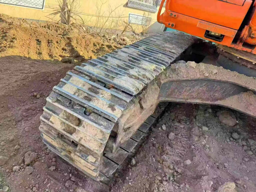 DOOSAN DX370 used excavator photo 5