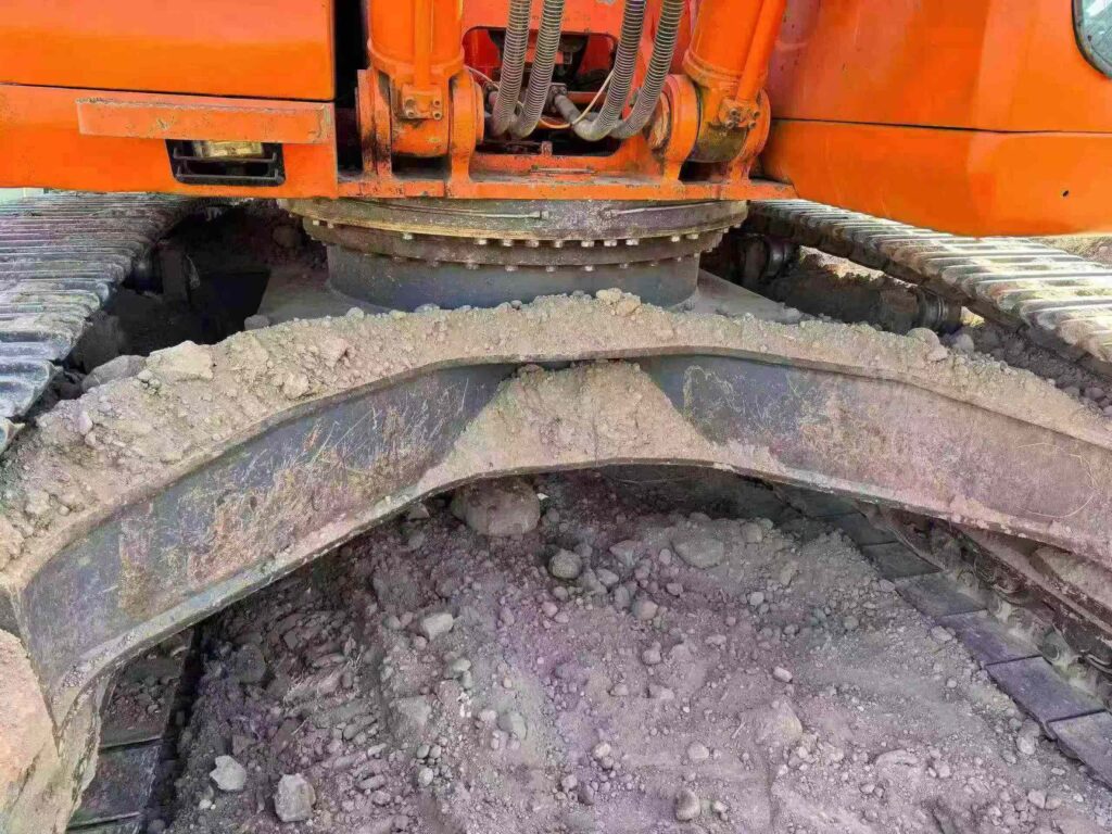 DOOSAN DX370 used excavator photo 7