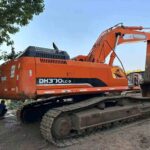DOOSAN DX370-9 used excavator photo 1
