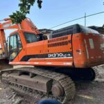 DOOSAN DX370-9 used excavator photo 3