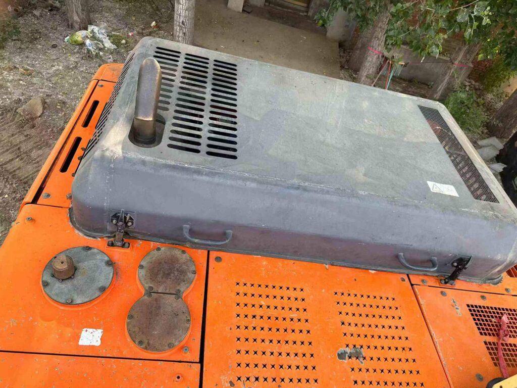 DOOSAN DX370-9 used excavator photo 8