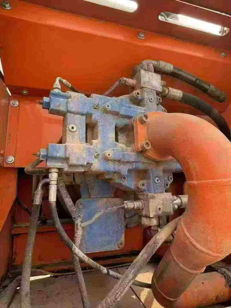 DOOSAN DX370LC-9 used excavator photo 6