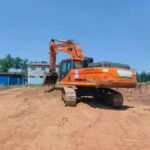 DOOSAN DX380 used excavator photo 2