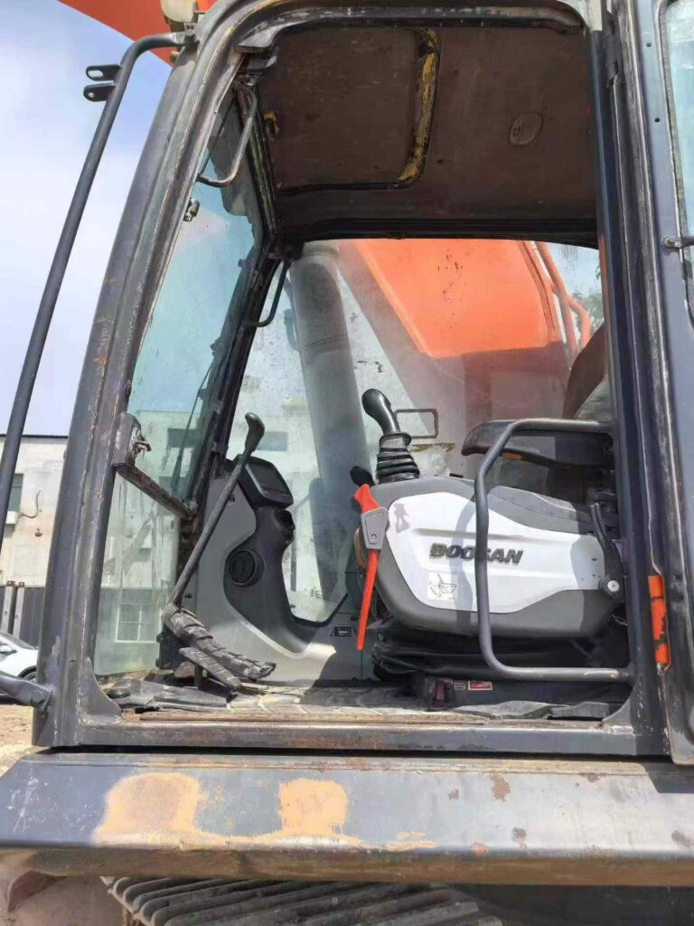 DOOSAN DX380-9C used excavator photo 8