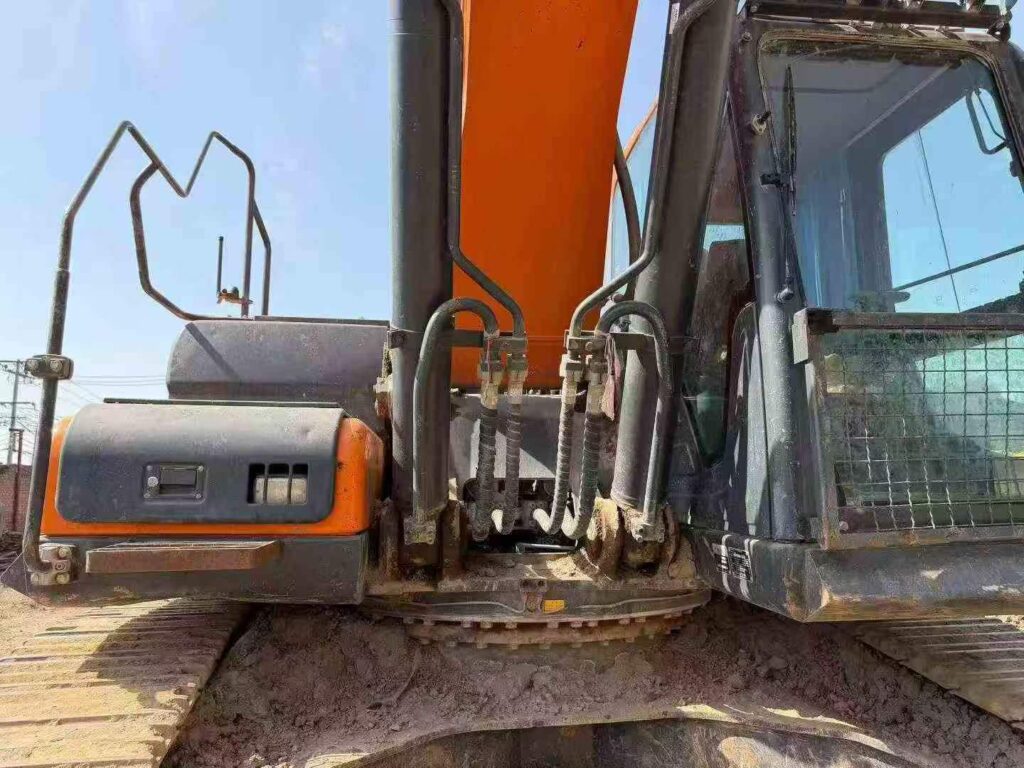 DOOSAN DX380-9C used excavator photo 4