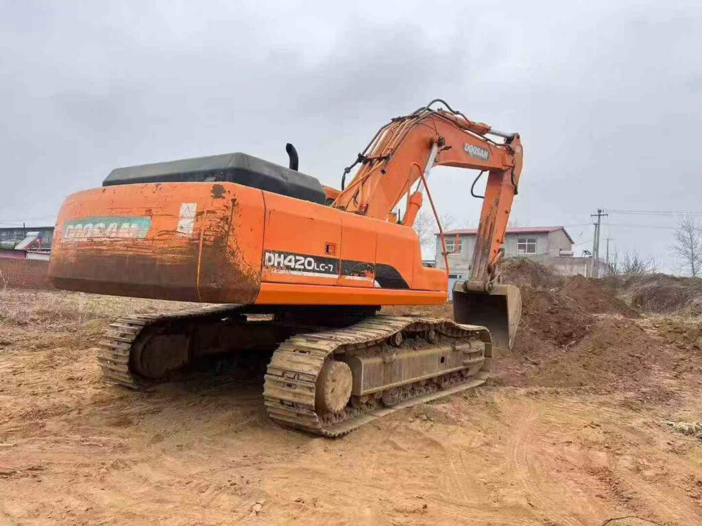 DOOSAN DX420-7 used excavator photo 1