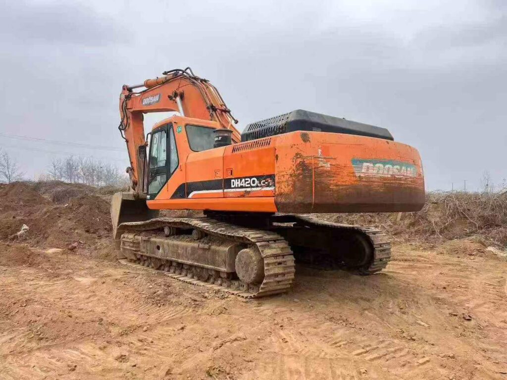 DOOSAN DX420-7 used excavator photo 2