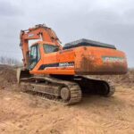 DOOSAN DX420-7 used excavator photo 2