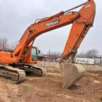 DOOSAN DX420-7 used excavator photo 3
