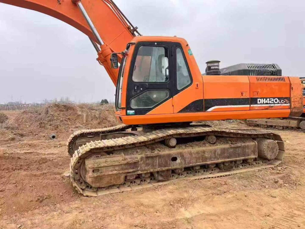 DOOSAN DX420-7 used excavator photo 4