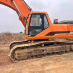 DOOSAN DX420-7 used excavator photo 4