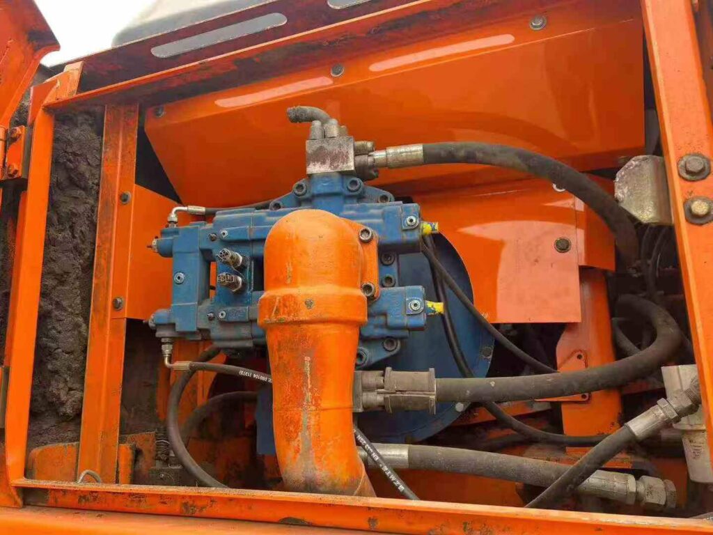 DOOSAN DX420-7 used excavator photo 7