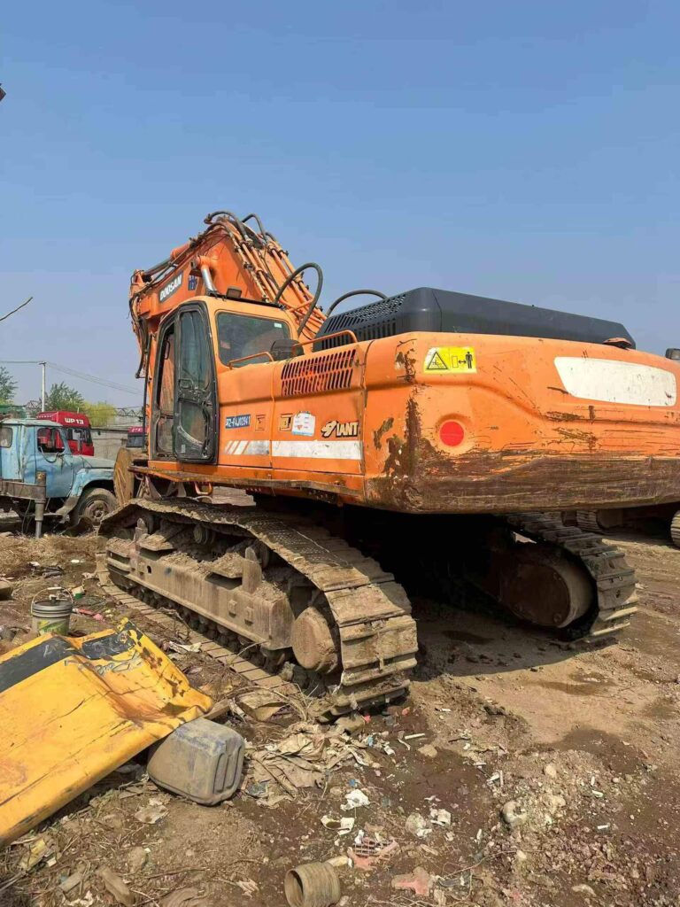 DOOSAN DX500 used excavator photo 7