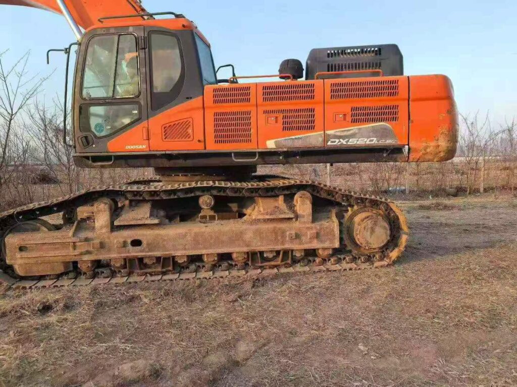 DOOSAN DX520-9C used excavator photo 2