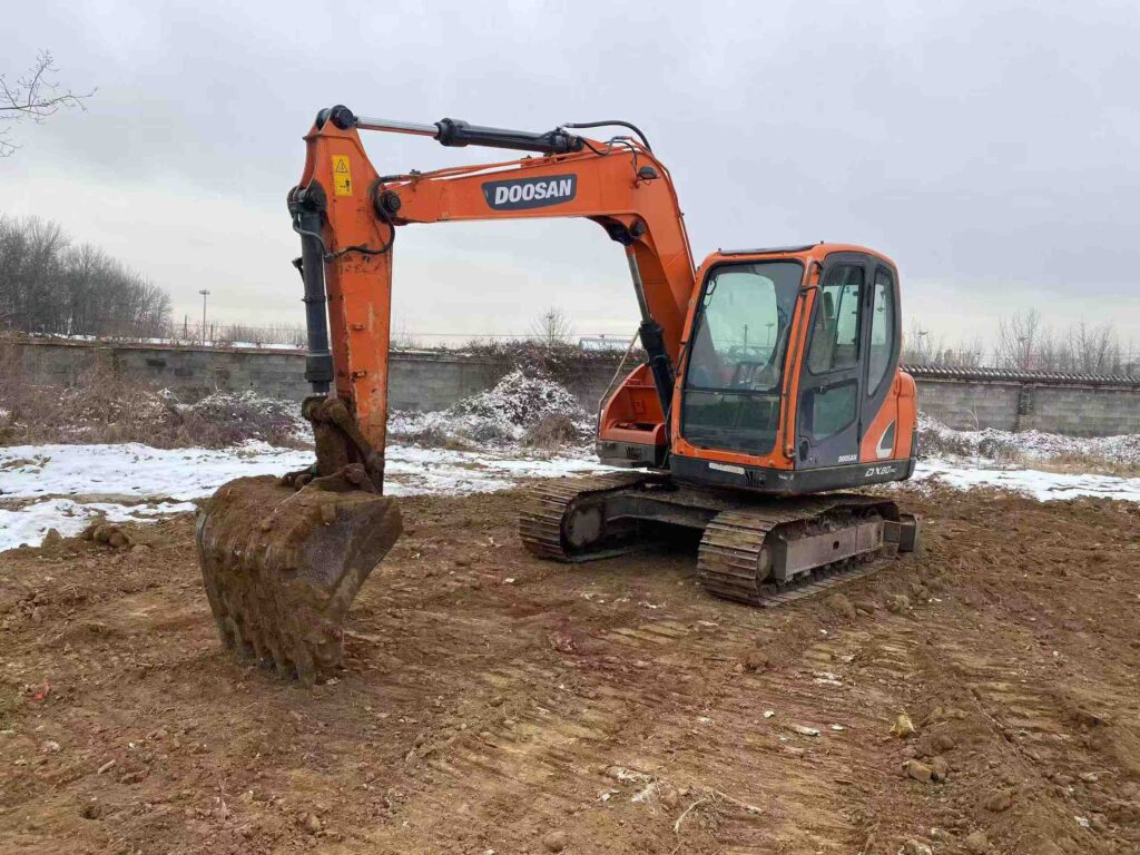 DOOSAN DX80-9C used excavator photo 1