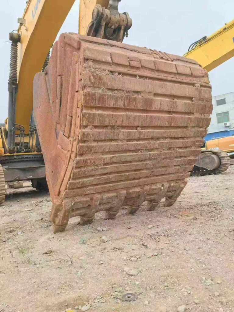 Excavator Bucket spare parts photo 6