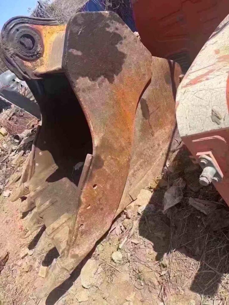 Excavator Bucket spare parts photo 1