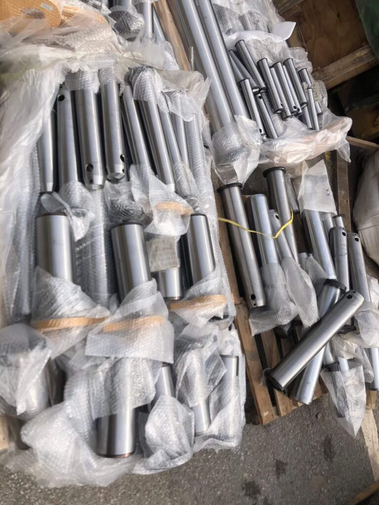 Excavator Pins / Bushings / Linkage Parts spare parts photo 1